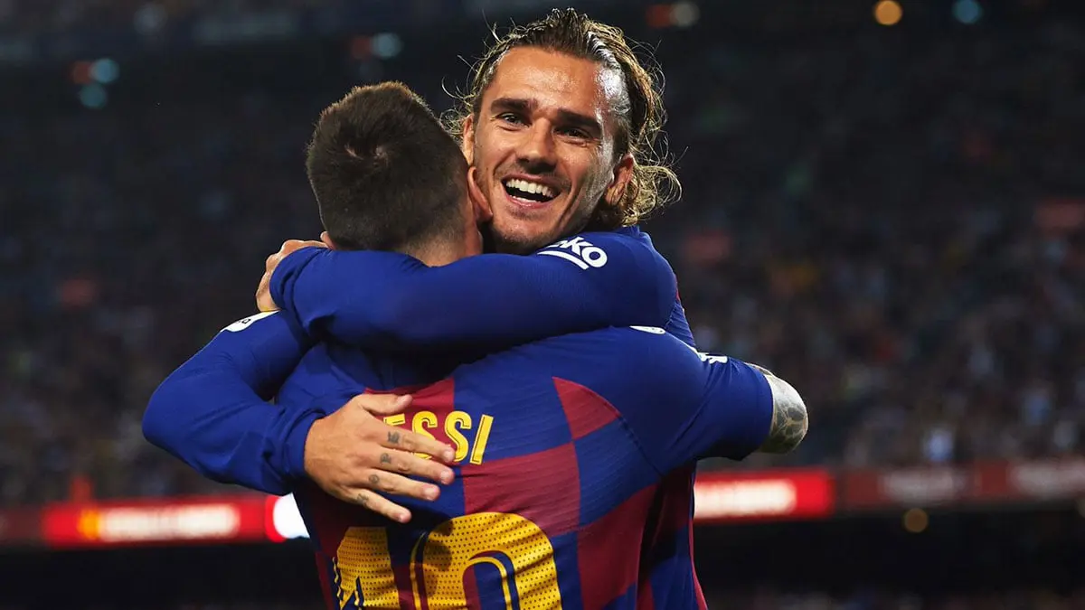 صحيفة تكشف موقف غريزمان مع برشلونة بعد أنباء اهتمام ثلاثي إنجلترا بضمه