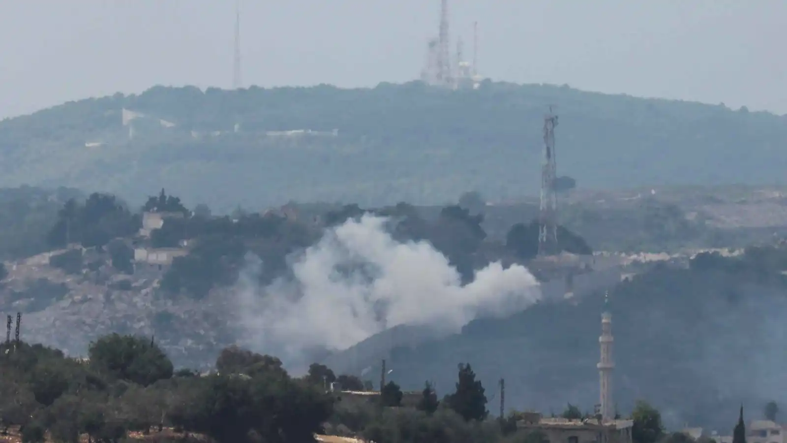 مسيرة إسرائيلية تستهدف منزلا في حومين الفوقا جنوب لبنان (فيديو)