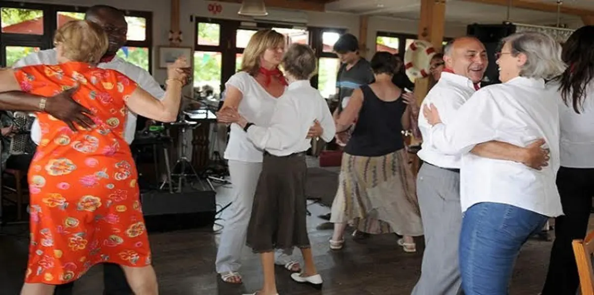 فرنسا تفتتح أول مركز ترفيهي خاص بكبار السن‎