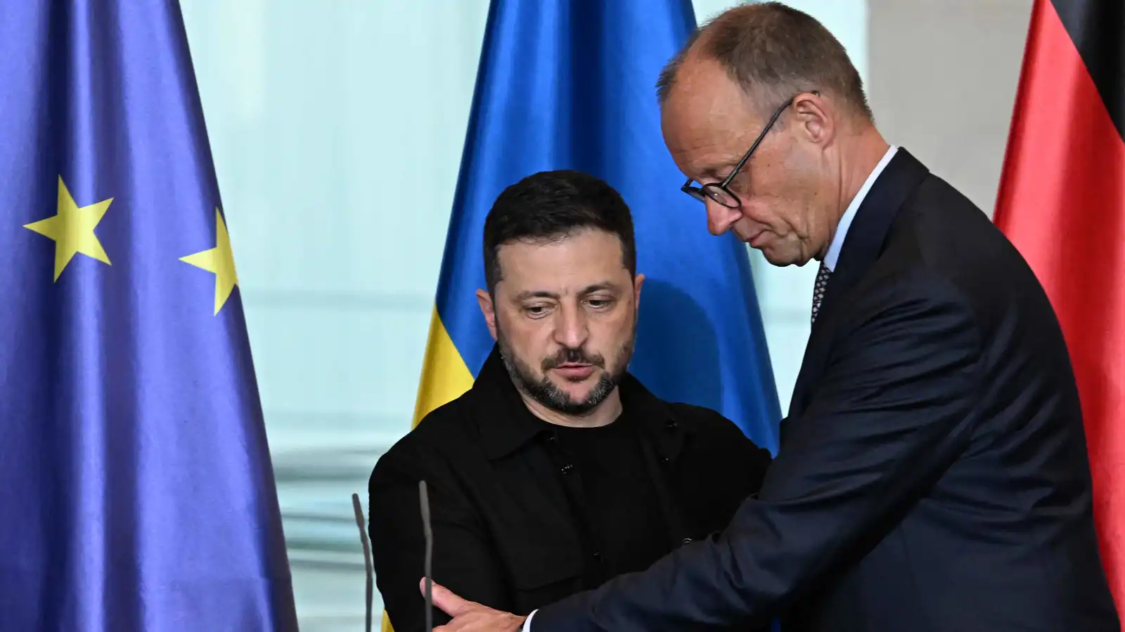 المستشار الألماني منتقداً ترامب: قمة ألاسكا "رفعت من شأن بوتين"