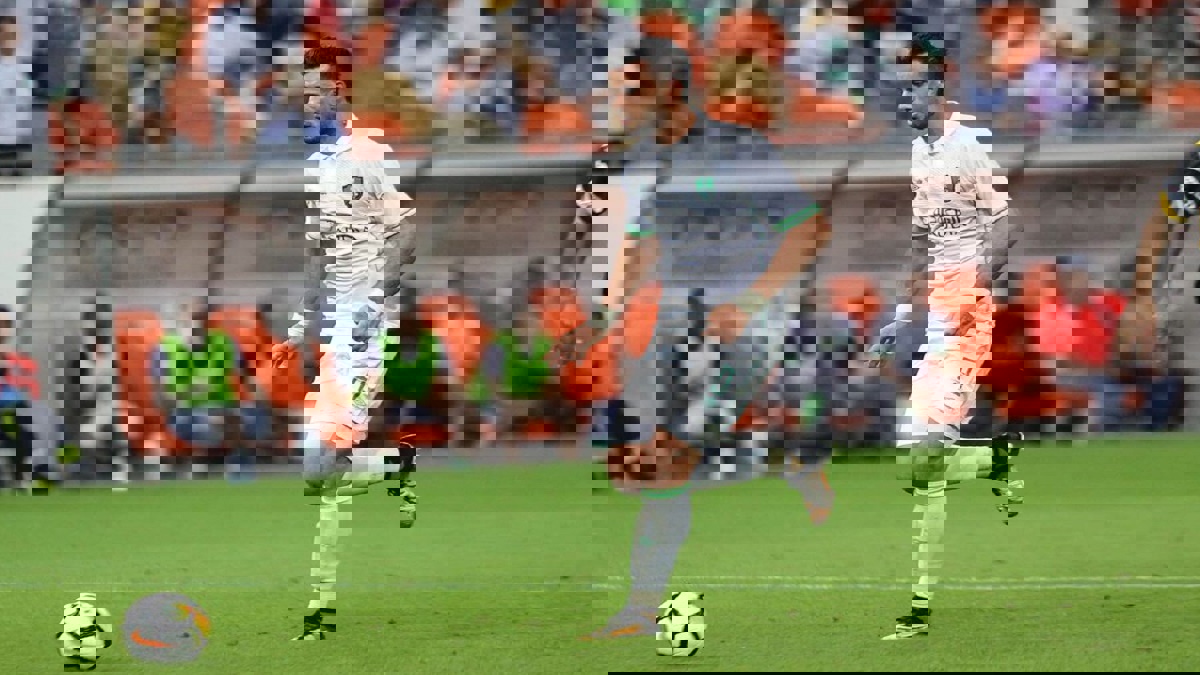 بعد أزمته مع ناديه السعودي.. الأهلي المصري يكشف موقفه من التفاوض مع عمر السومة