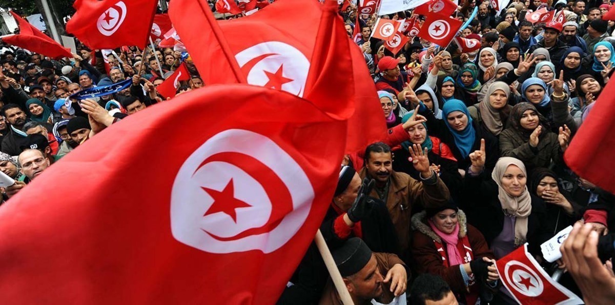 المعارضة التونسية تطالب بإسقاط حكومة الشاهد وإجراء انتخابات مبكرة