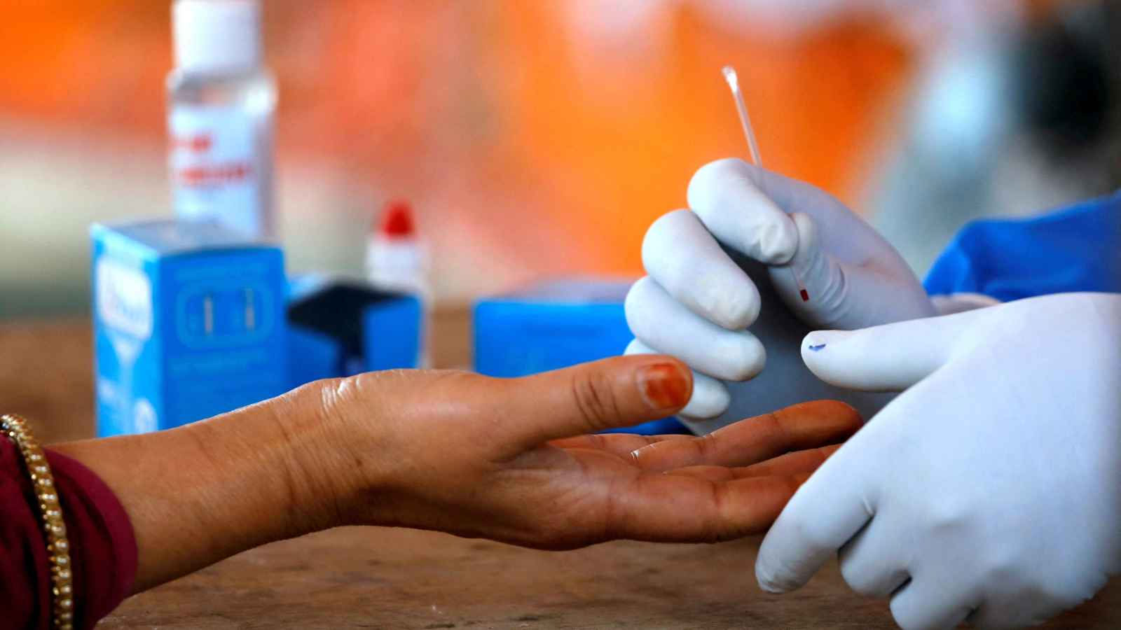 اختبار دم جديد يظهر تشخيصًا واعدًا بشأن مرض الزهايمر