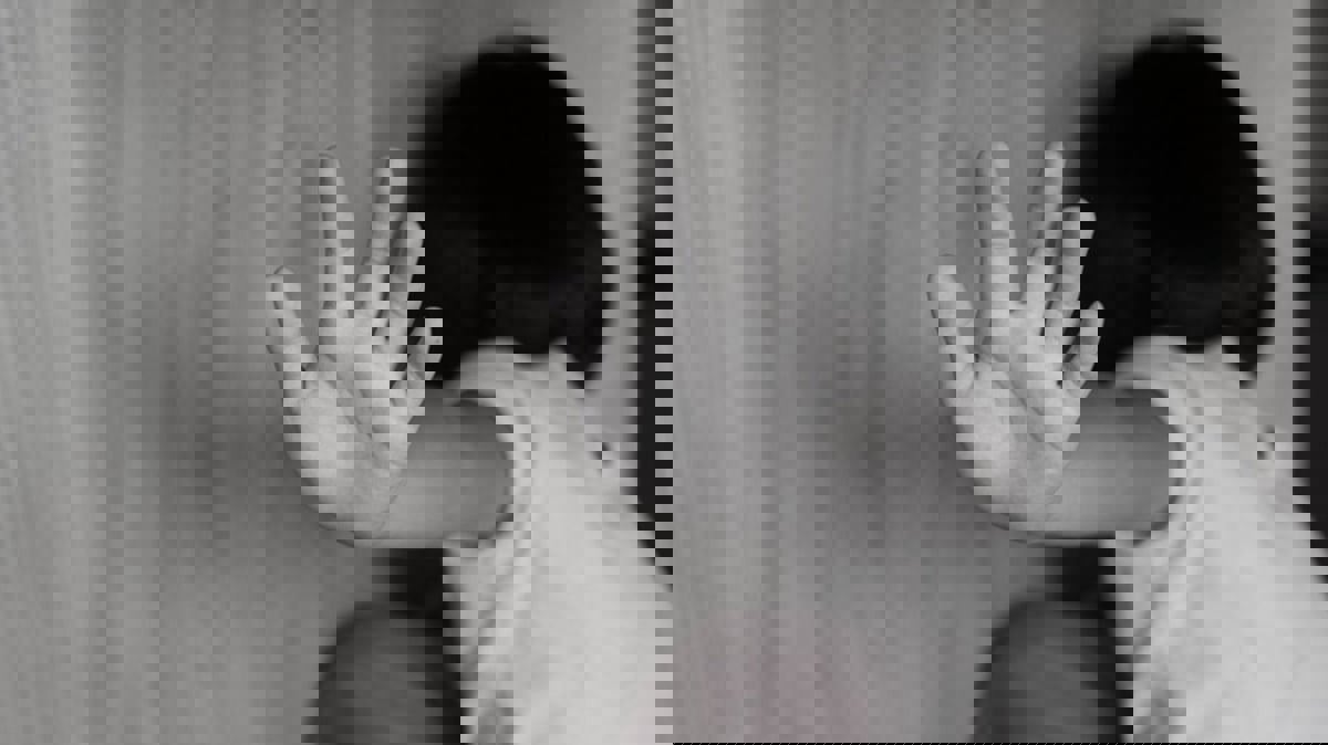 عُماني مصاب بالإيدز تحرش بصبي.. تعرف على عقوبته