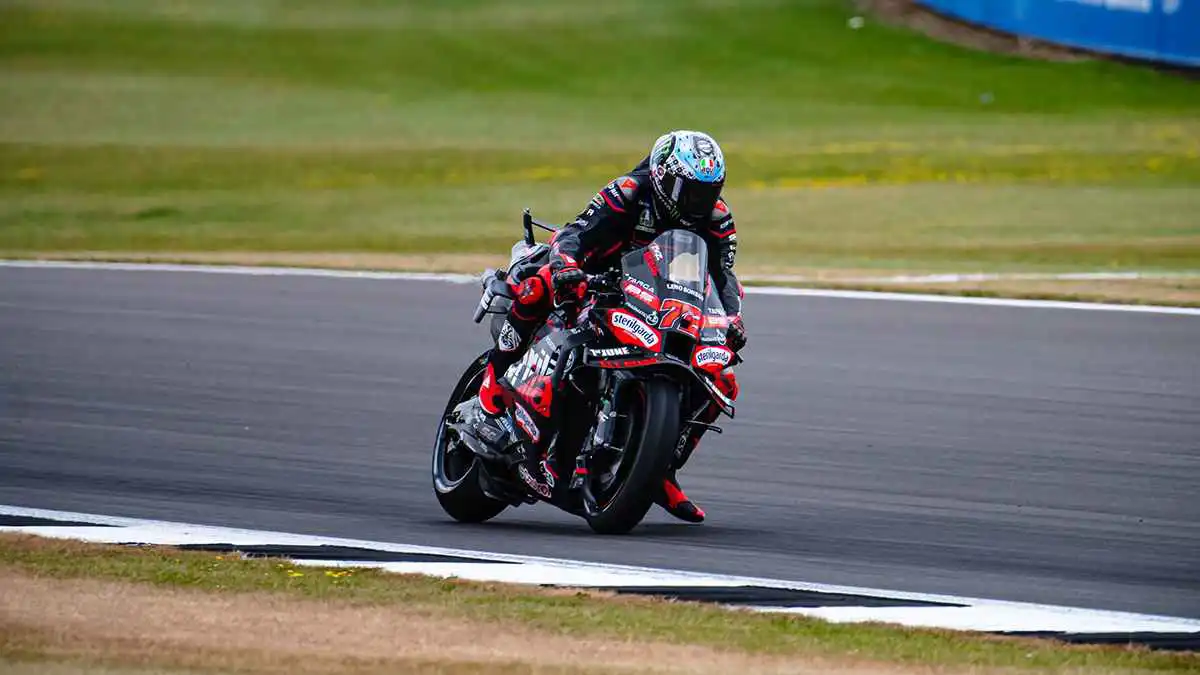 ماركو بتزيكي ينطلق أولا في سباق النمسا للدراجات النارية