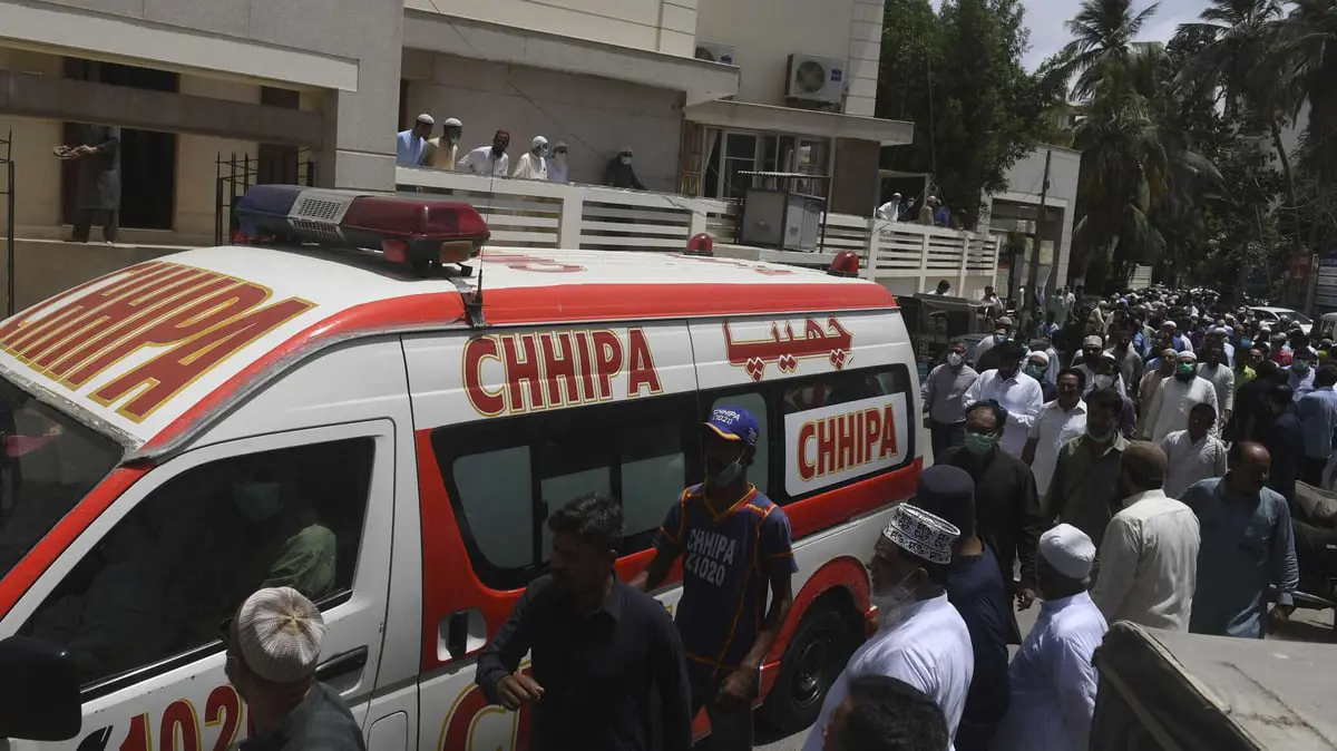 مقتل 41 شخصا في حادث حافلة جنوب غرب باكستان 