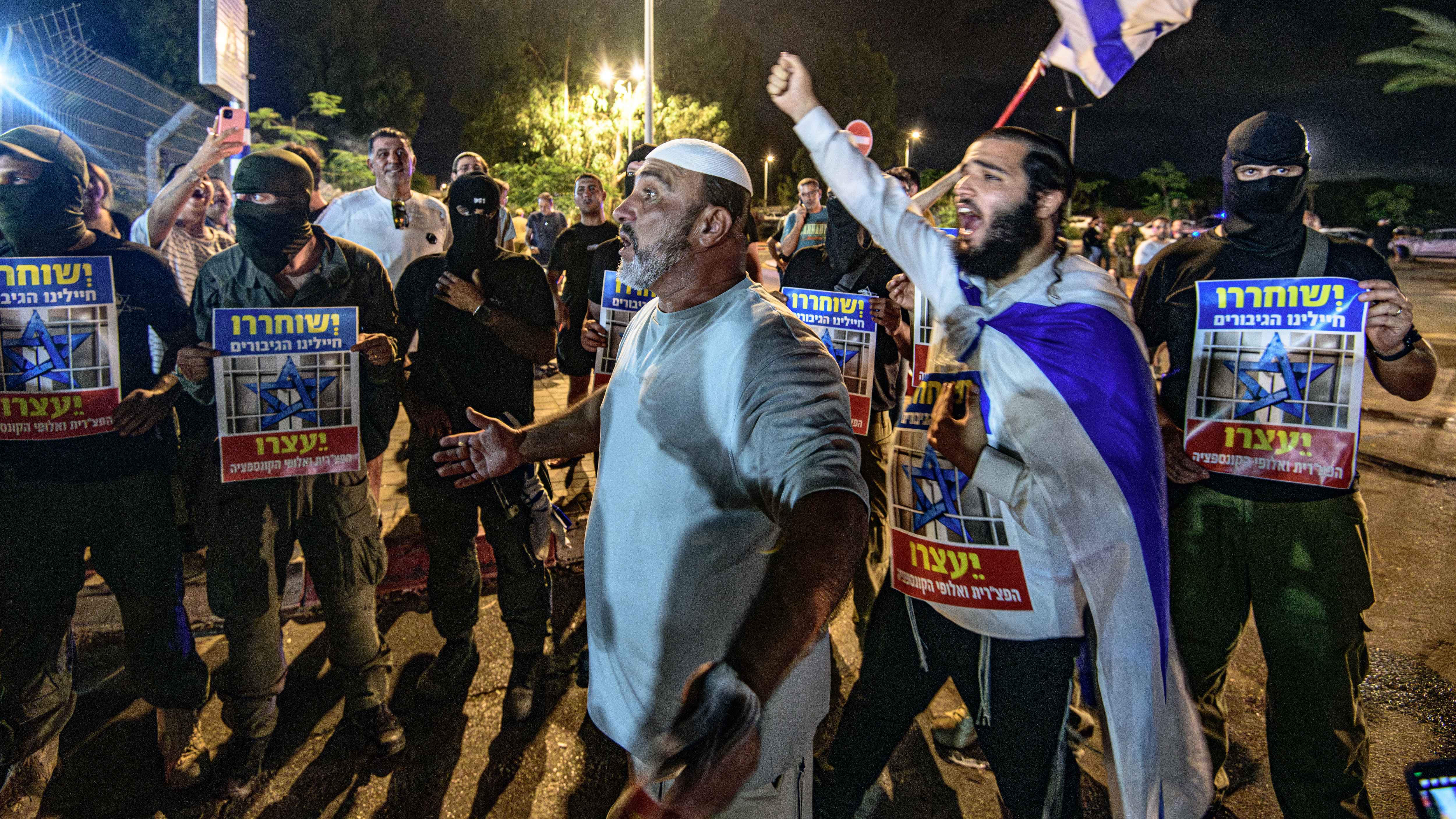 إعلام عبري: أحداث "بيت ليد" تُربك استعدادات إسرائيل لضرب "حزب الله"