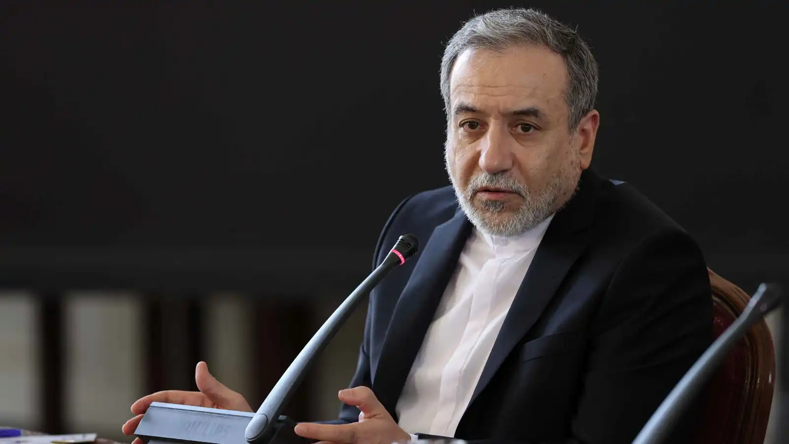 إيران تنشد دعم الصين وروسيا لمواجهة خطط "الترويكا" الأوروبية