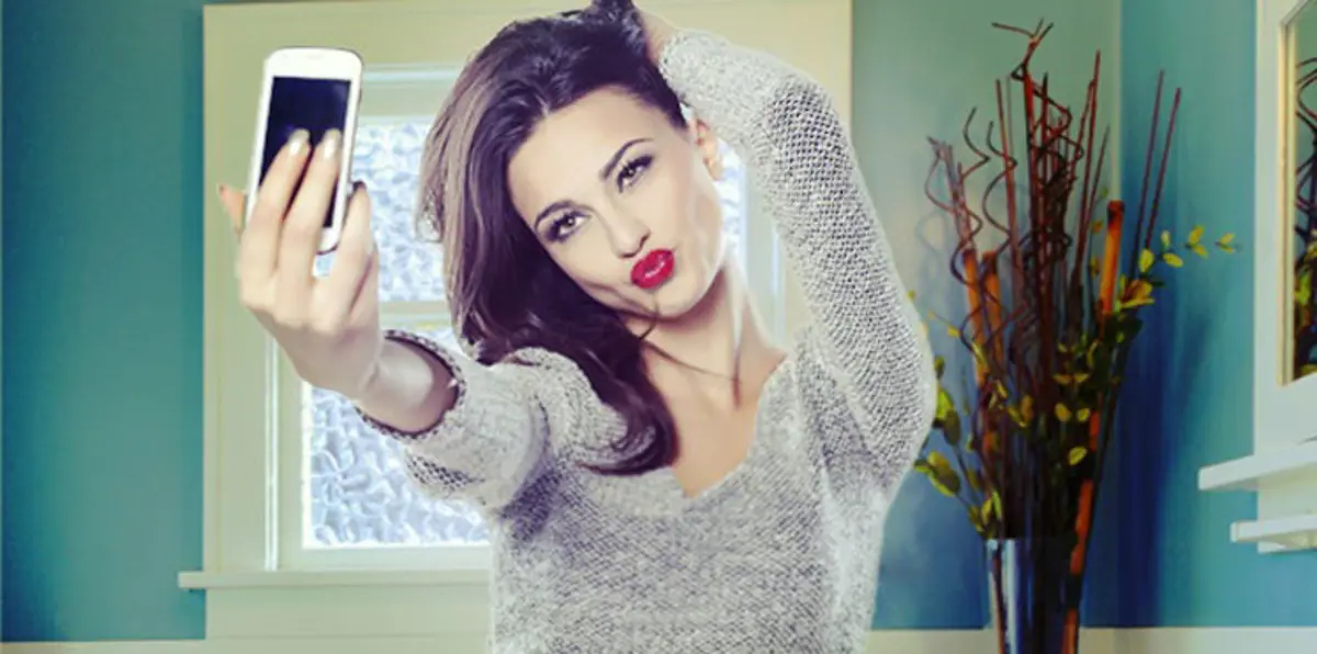 صور السيلفي تدفع الشباب الإماراتي لإجراء عمليات التجميل