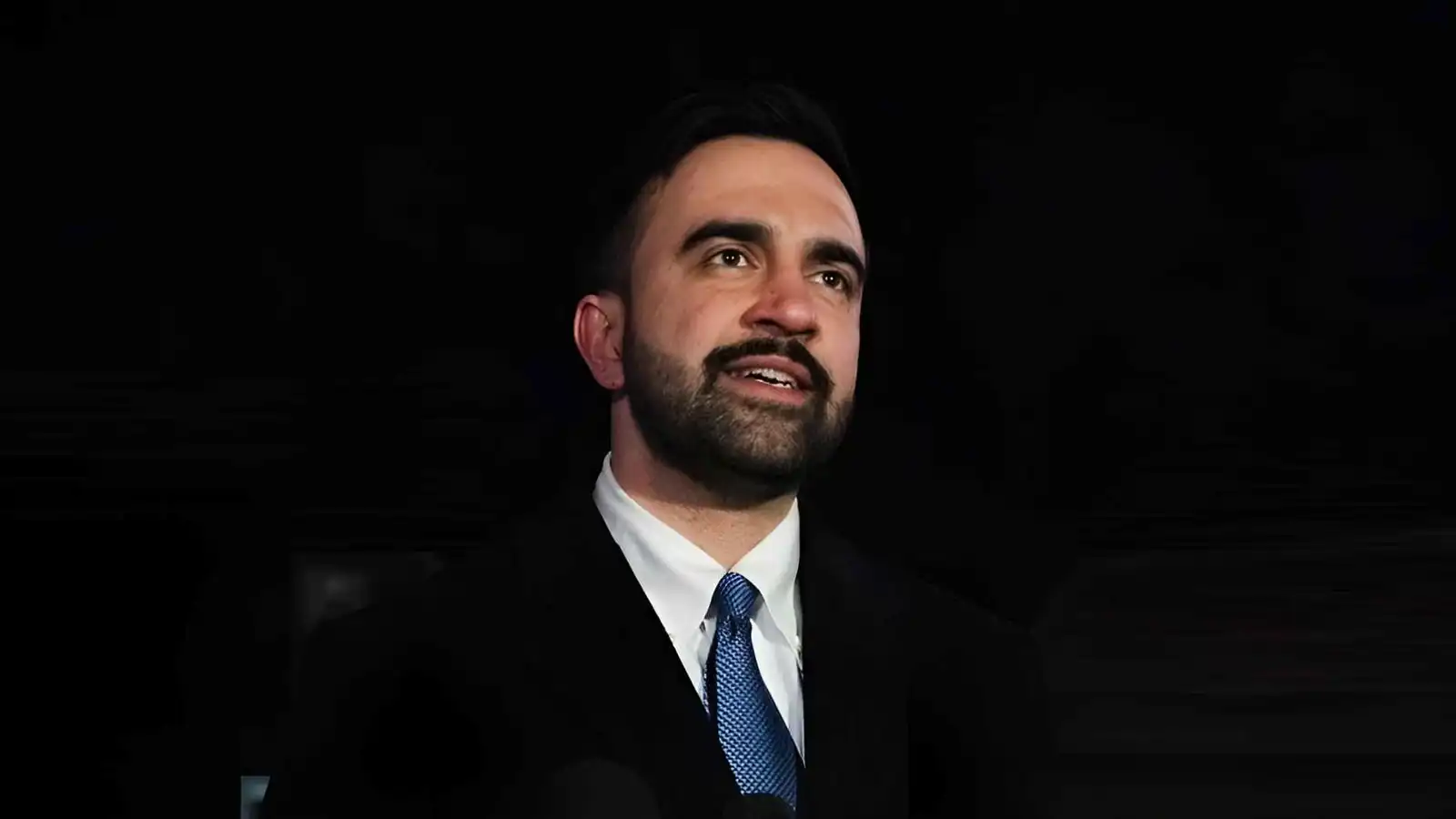 ممداني يحذر من "الهاوية" ويطالب بزيادة الضرائب على أثرياء نيويورك