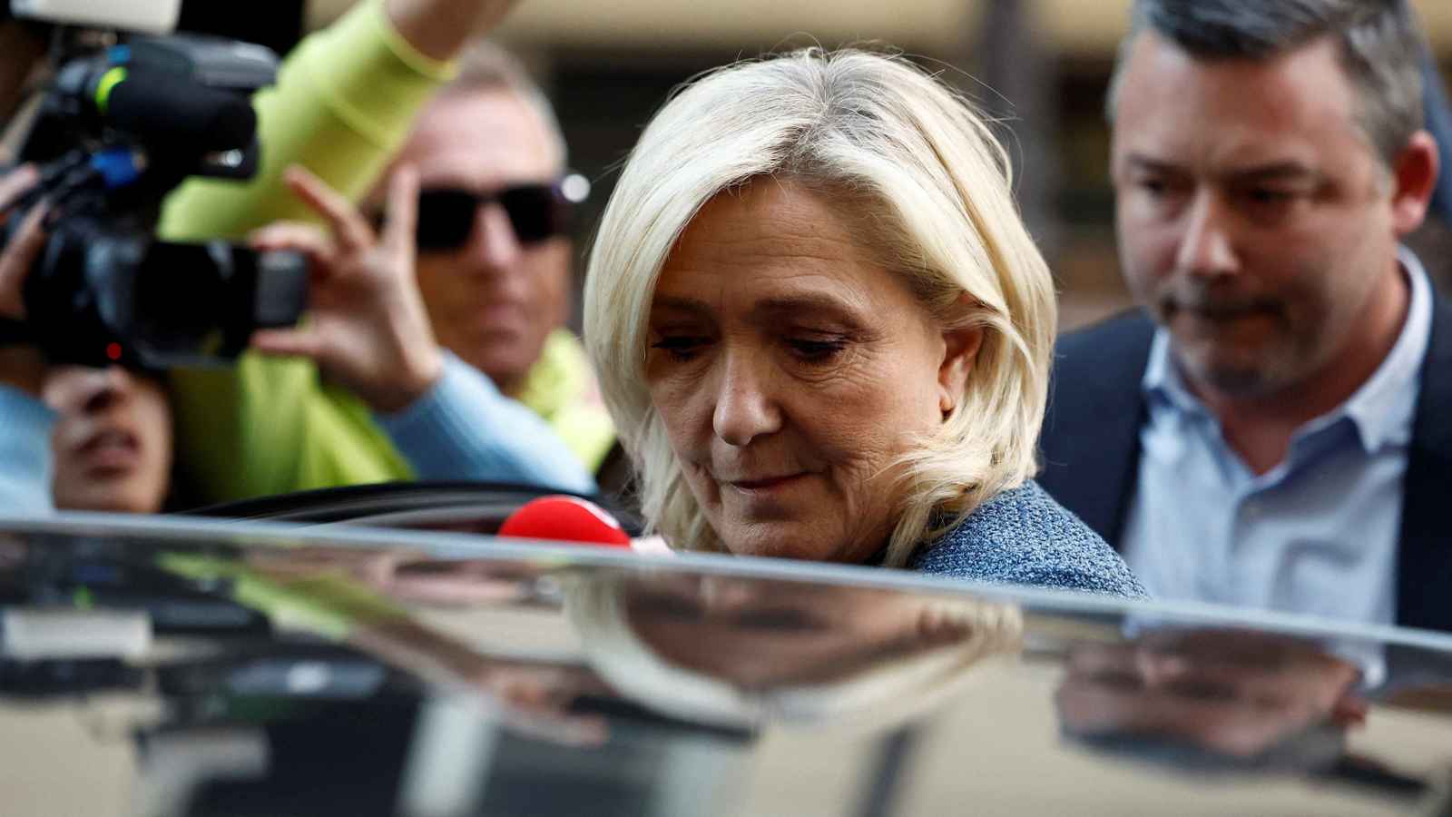 لوبان تشبه قرار إدانتها بـ"القنبلة النووية"