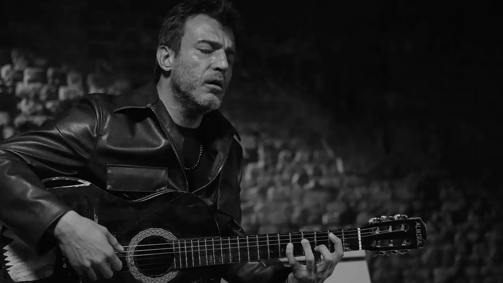 وفاة مفاجئة للمغني التركي رضا تامر عن 42 عامًا