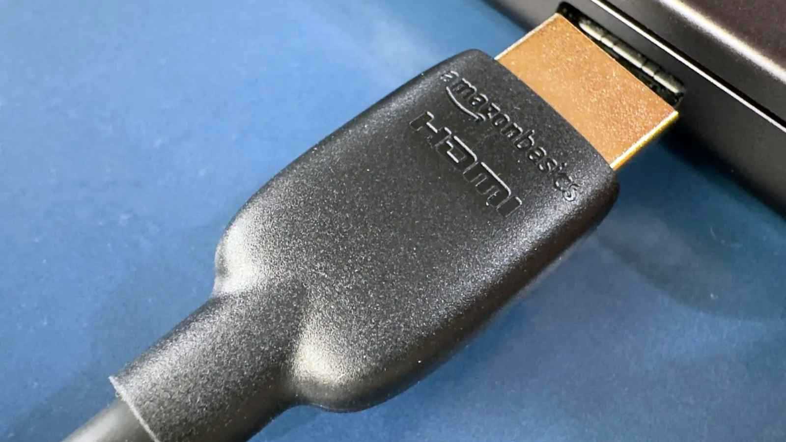 كابلات HDMI المطلية بالذهب.. هل تستحق ثمنها فعلاً؟