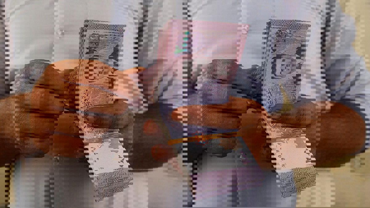 الليرة السورية تبلغ أدنى مستوياتها في السوق السوداء