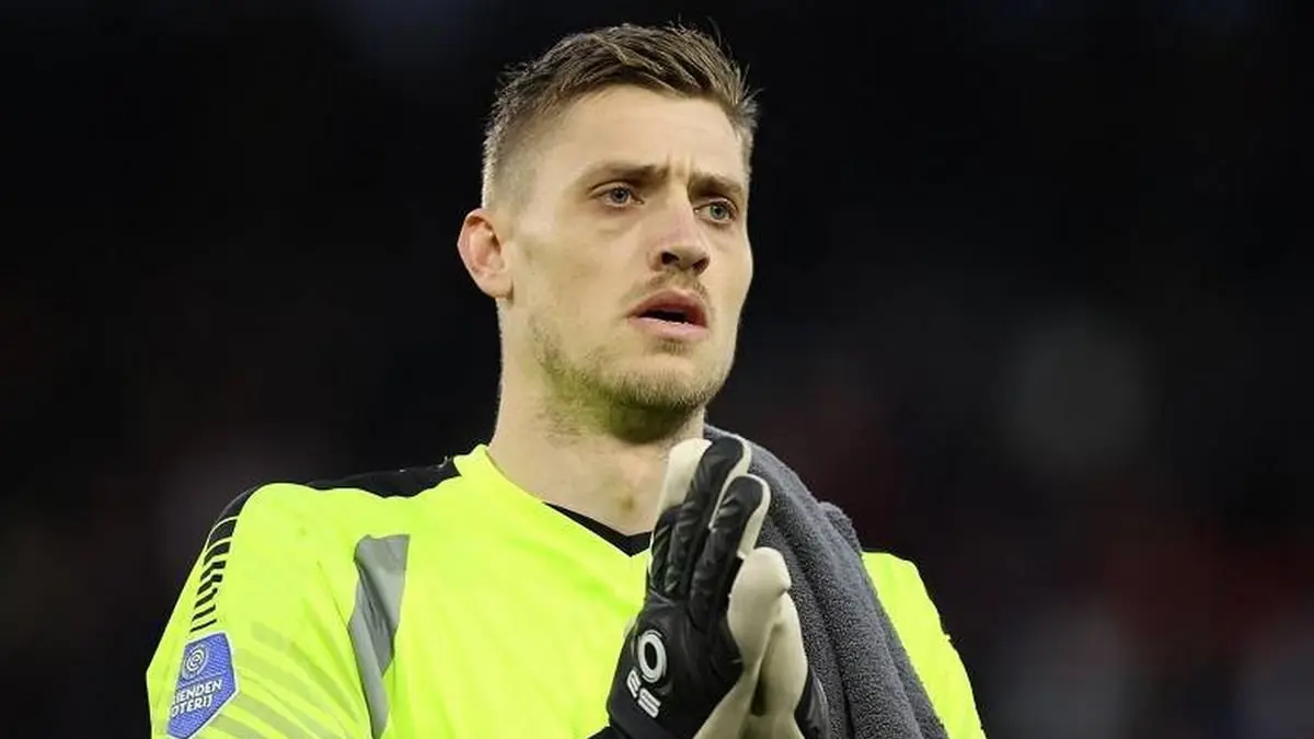 دون نادٍ مرتين وكاد يعتزل.. قصة أندريس نوبرت حارس هولندا الملهمة