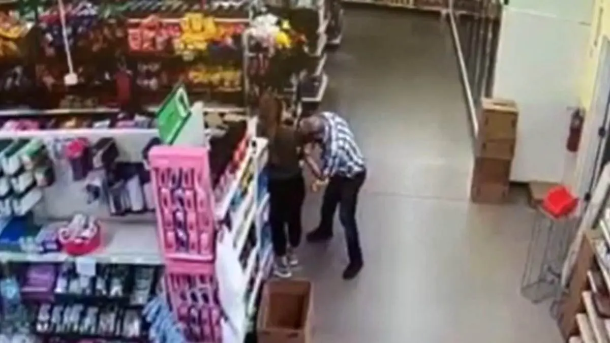 فيروس كورونا يتحول إلى سلاح في أمريكا.. وولايات تدرس تجريم التهديد به