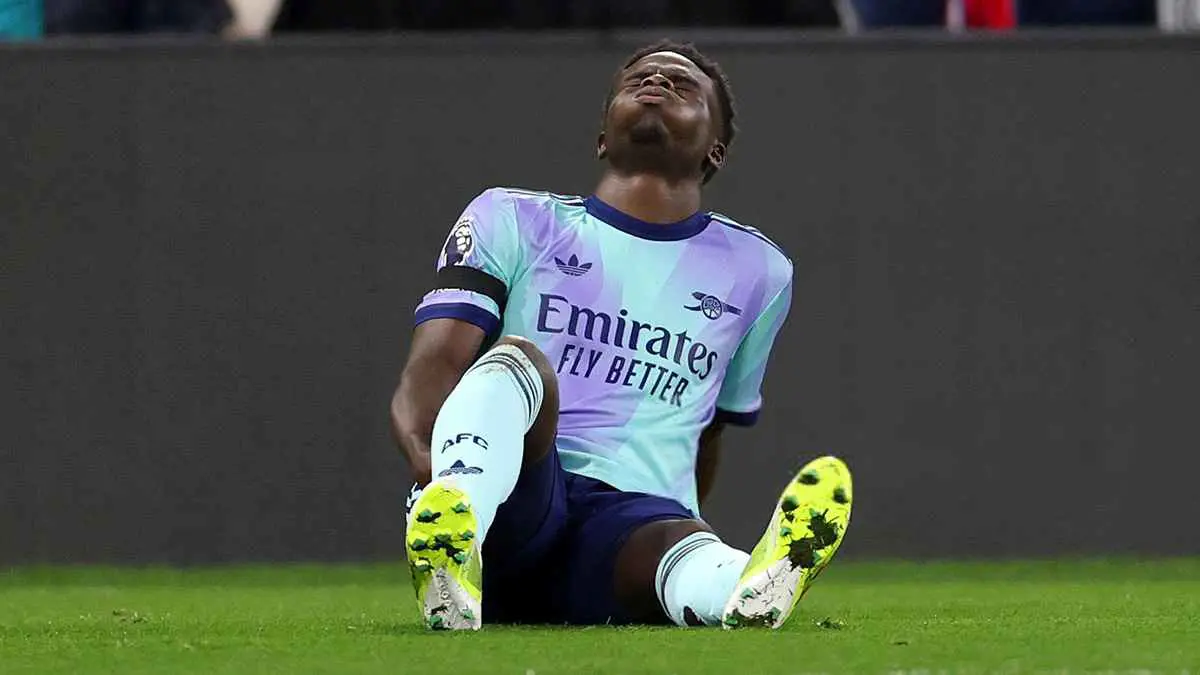 صدمة لجمهور آرسنال.. الكشف عن مدة غياب ساكا