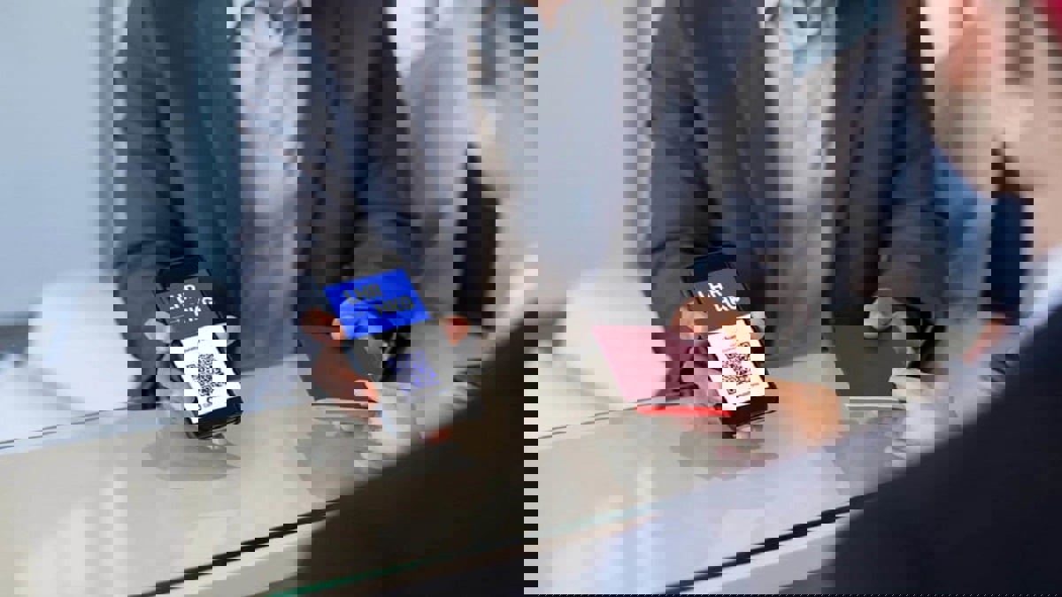 "جواز سفر الكورونا" قد يصبح وثيقة ضرورية للسفر في 2021