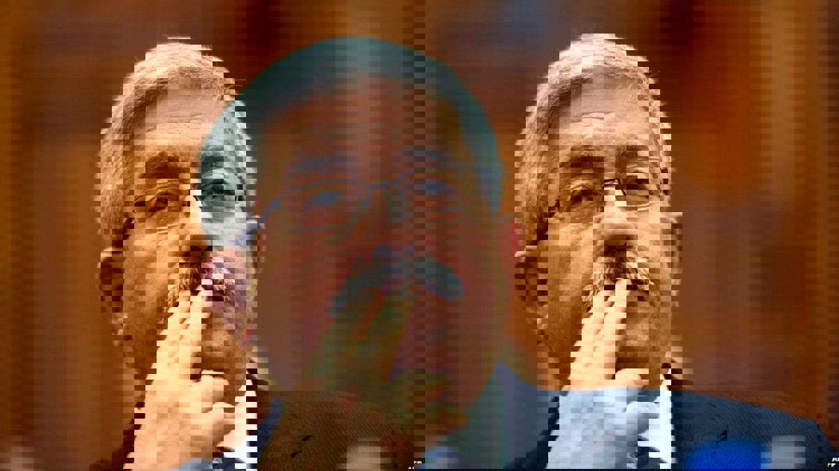 القضاء الجزائري يواجه رئيس الوزراء الأسبق أويحيى بـ"صفقات مشبوهة"