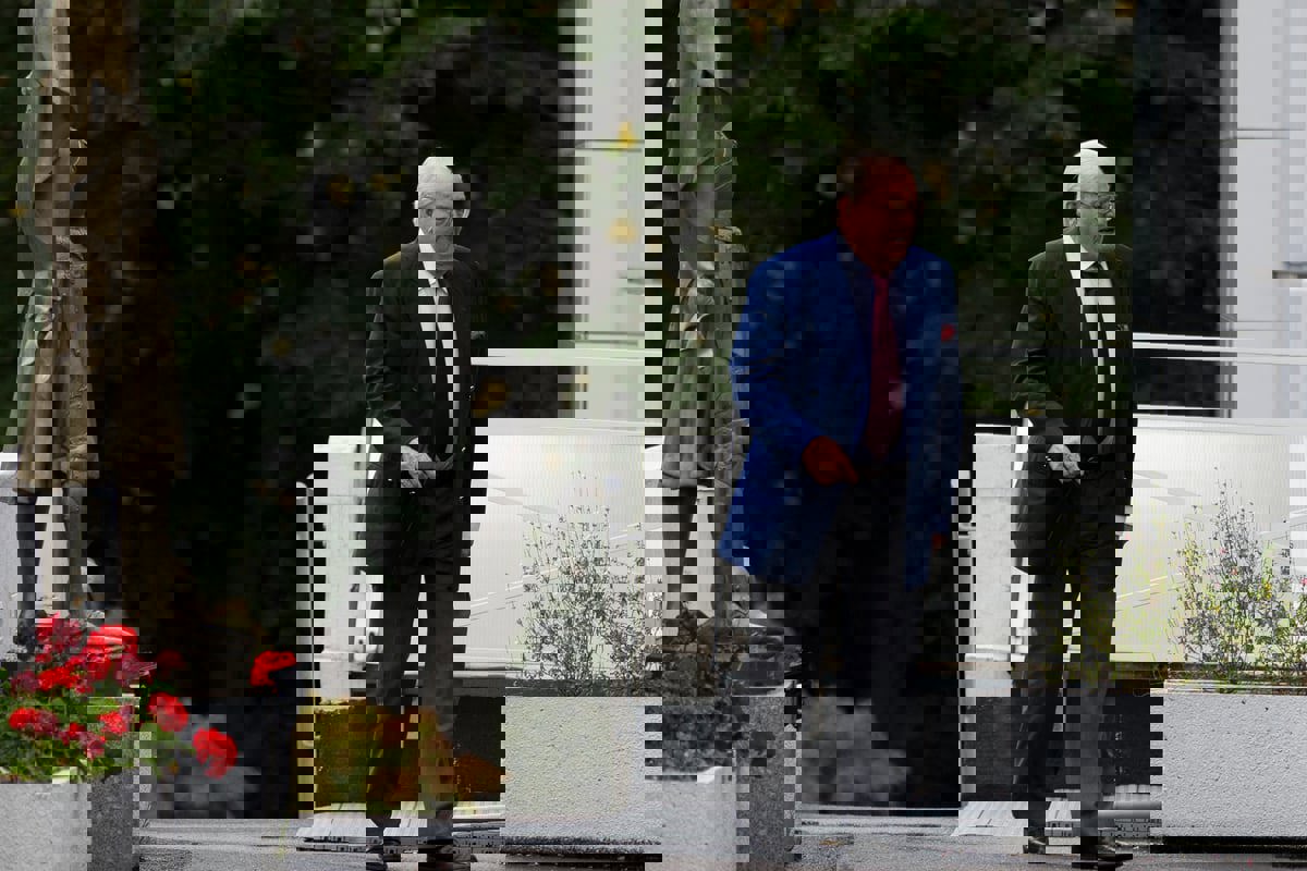 "جان ماري لوبان والتعذيب".. تحقيق يكشف المستور في حرب الجزائر
