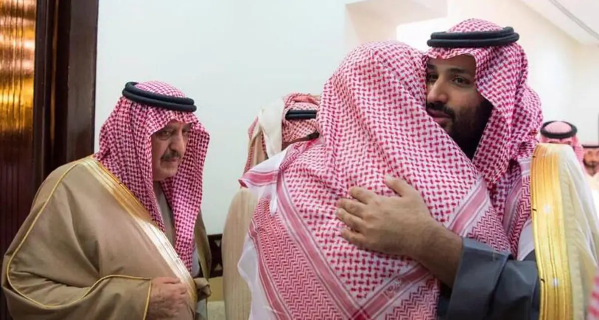 صور الأمير أحمد بن عبدالعزيز ومحمد بن سلمان تحبط "المتآمرين"