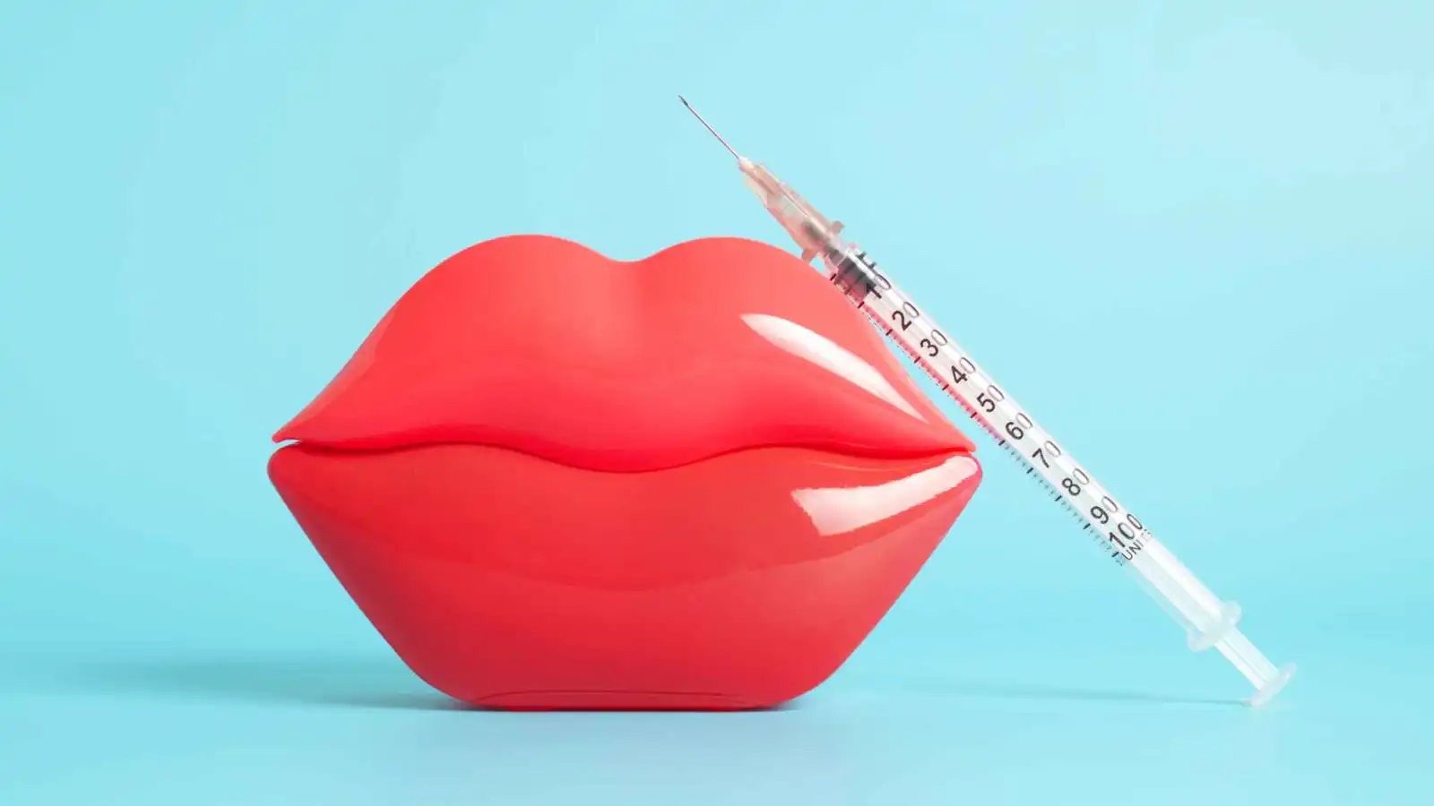 دراسة تكشف عن شكل "الشفاه المثالية" للإناث