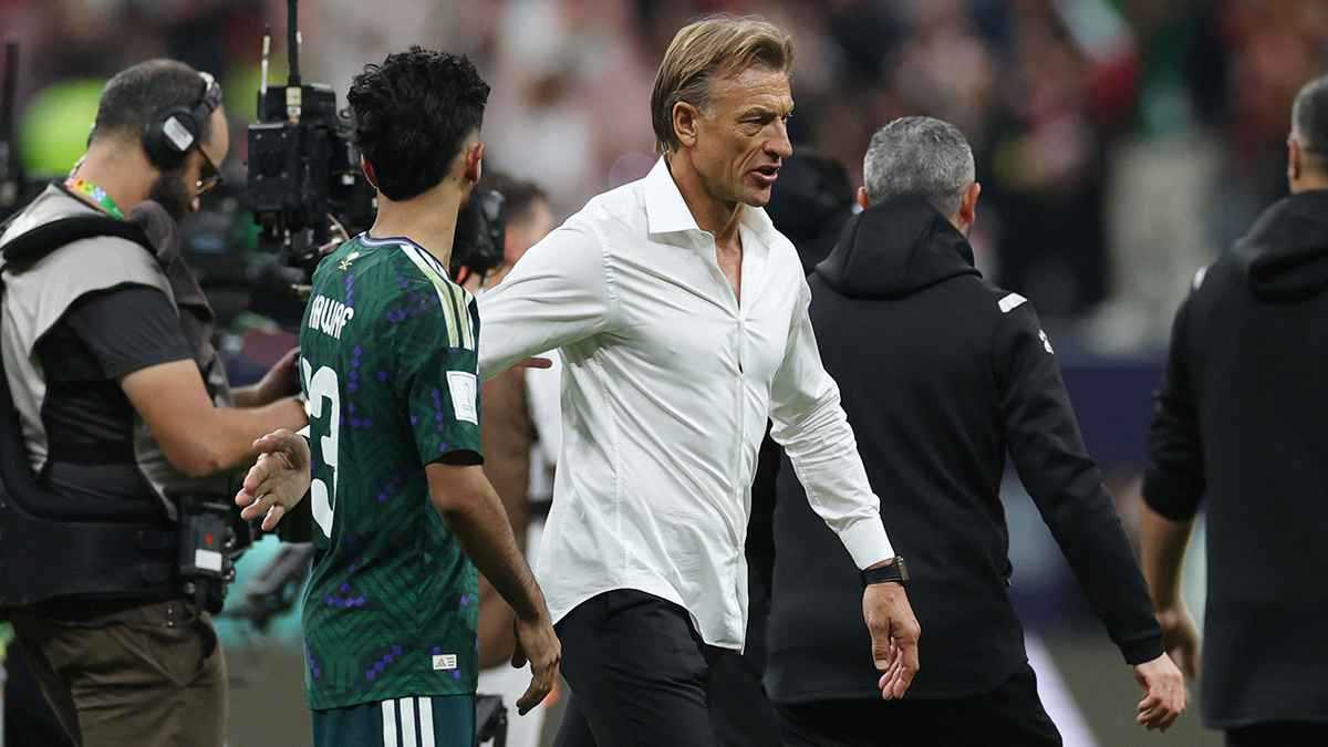 لا فضل لديه.. تصريحات نارية من أسطورة الكرة السعودية ضد رينارد (فيديو)