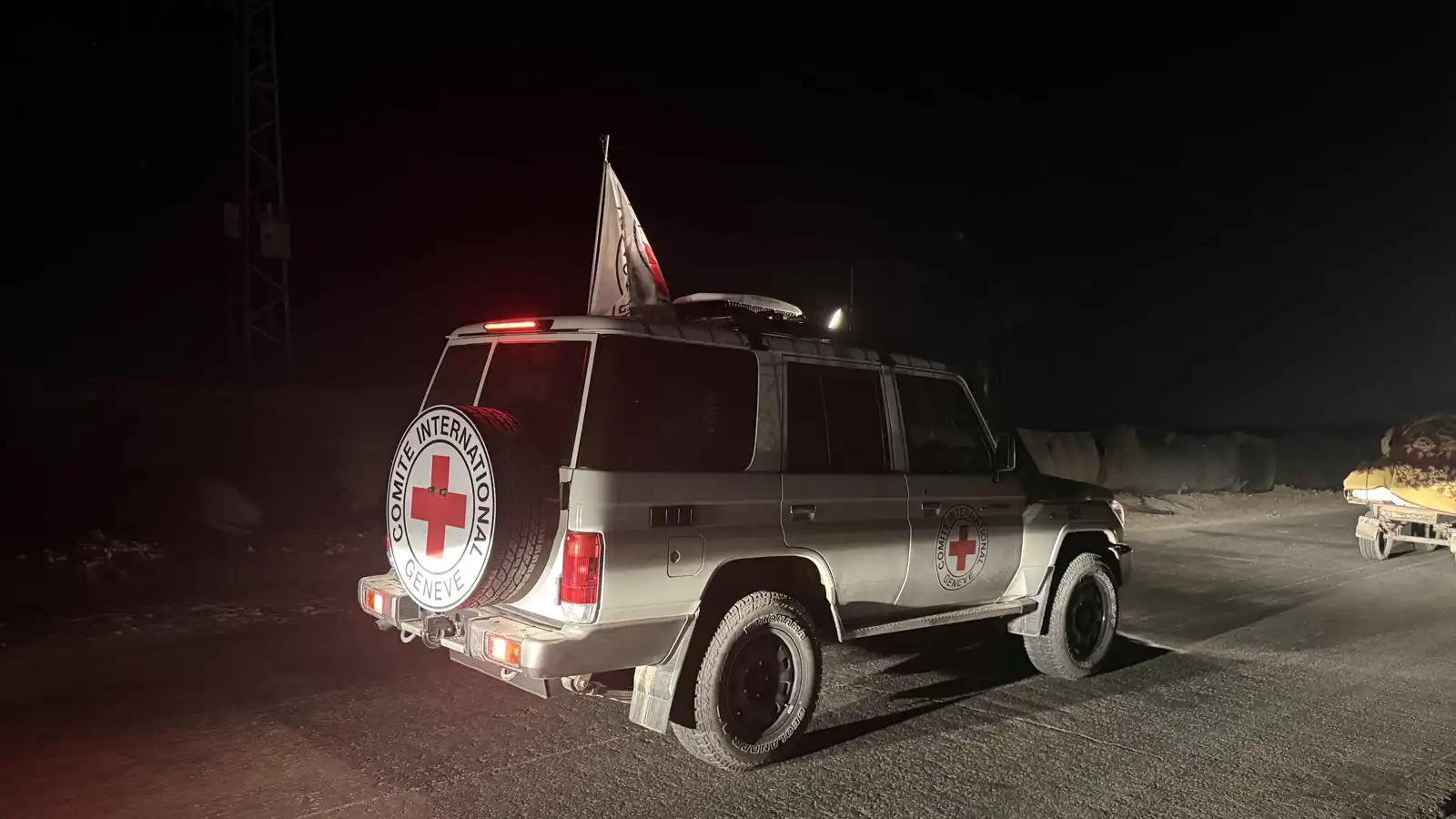 الجيش الإسرائيلي ينفي الإفراج عن جثتي رهينتين مساء اليوم