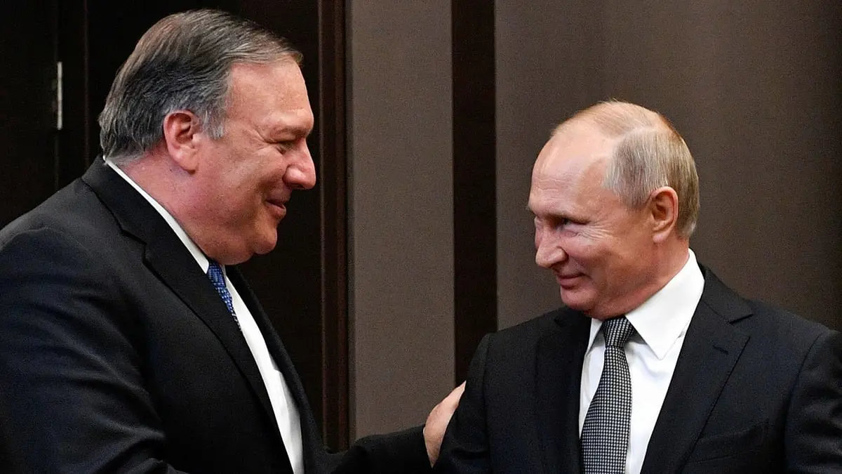 على خطى ترامب.. بومبيو: بوتين رجل موهوب وذكي