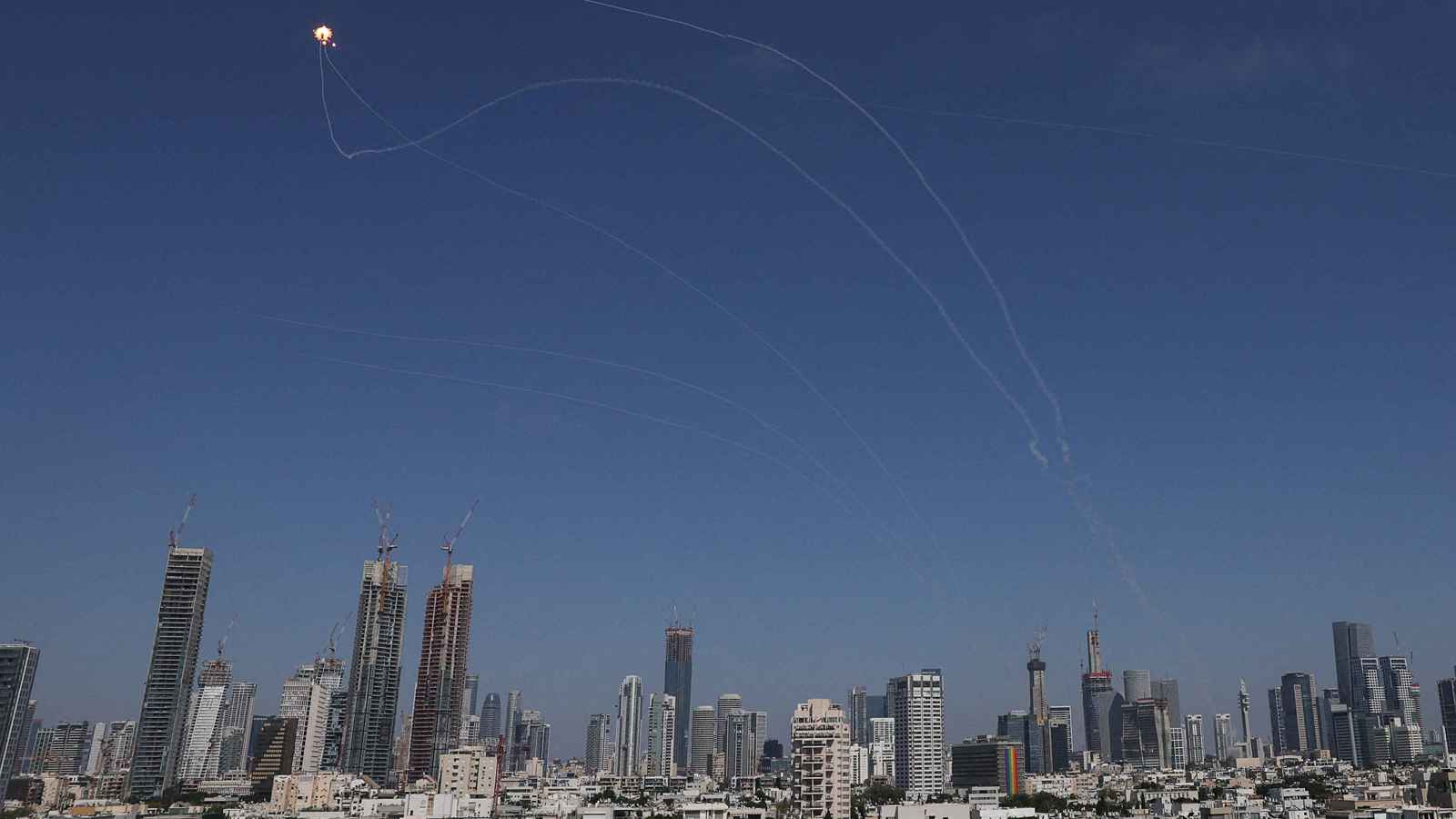 الحرس الثوري يعلن استهداف 14 مركزاً استراتيجياً وعسكرياً في إسرئيل