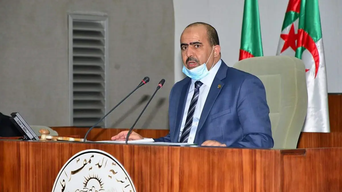 الجزائر.. رفع سعر الوقود يثير هجوما نيابيا حادا على رئيس البرلمان