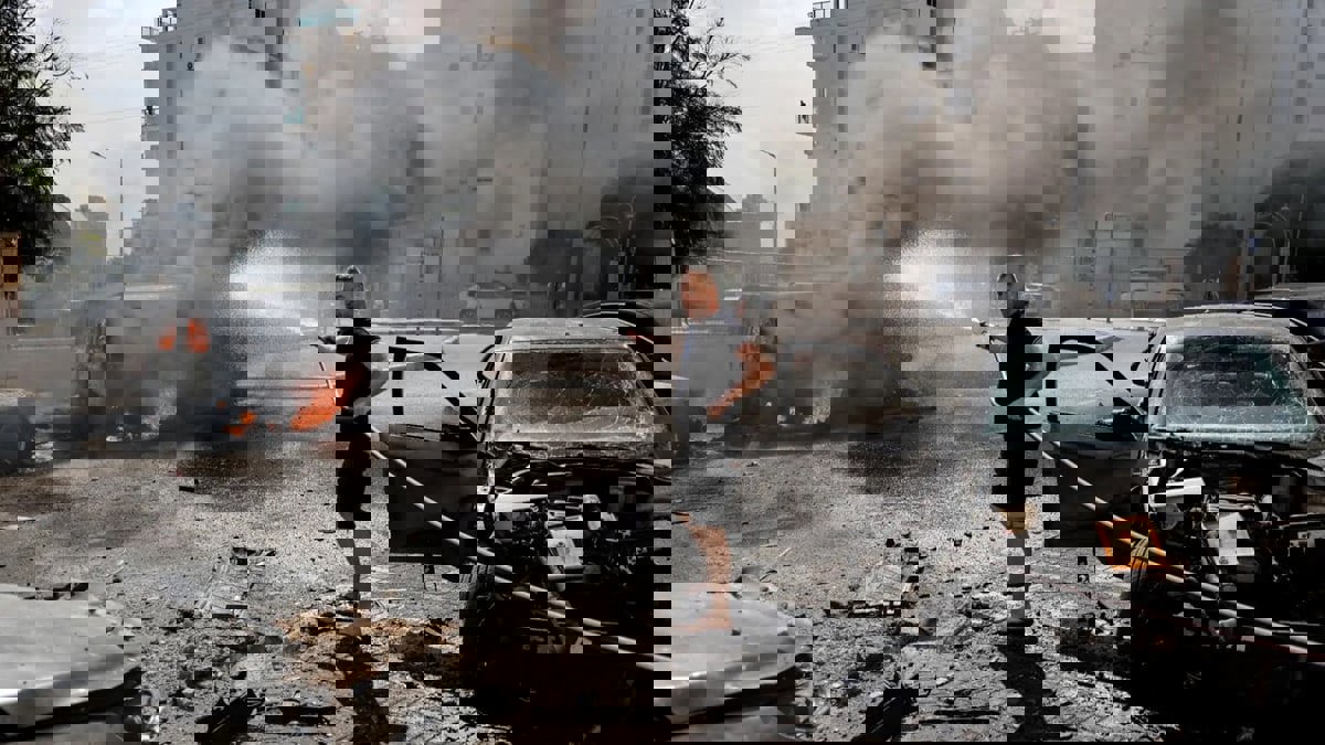 ارتفاع حصيلة القتلى الإسرائيليين إلى 300.. والفلسطينيين إلى 232 