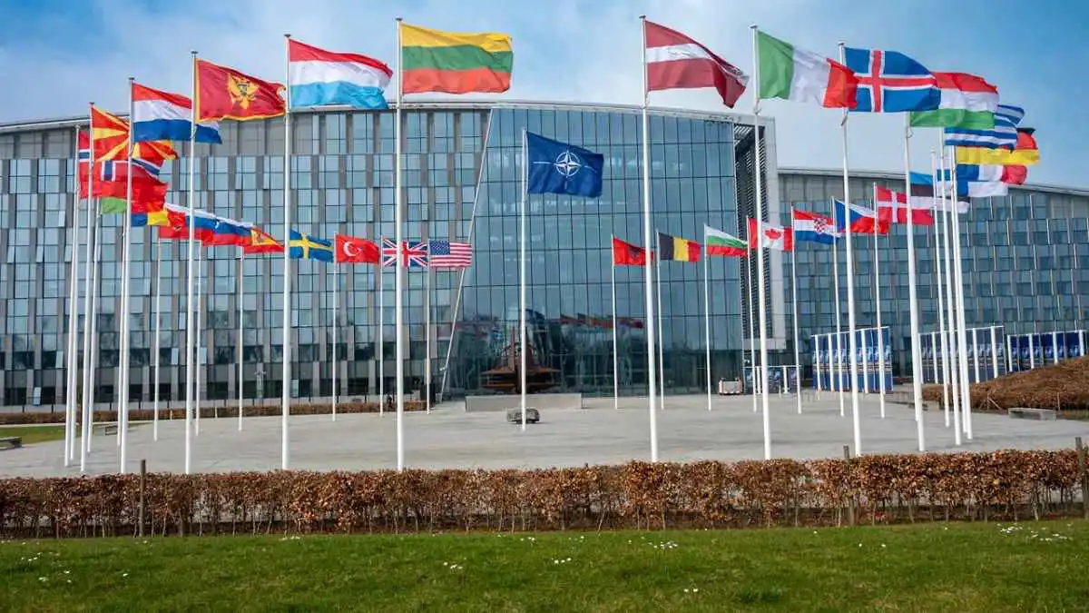 مفوض أوروبي: سيطرة أمريكا على غرينلاند تعني نهاية الناتو