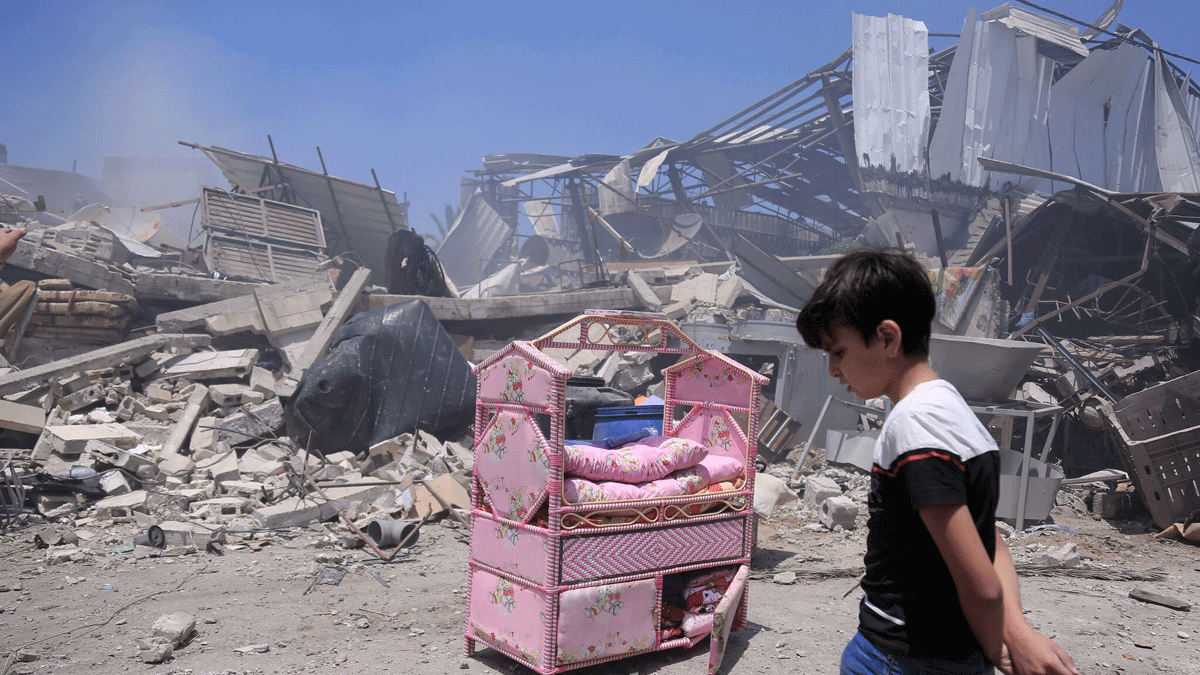 "نيويورك تايمز": اندلاع القتال بين إسرائيل وحماس يثير من جديد موضوع "جرائم الحرب"