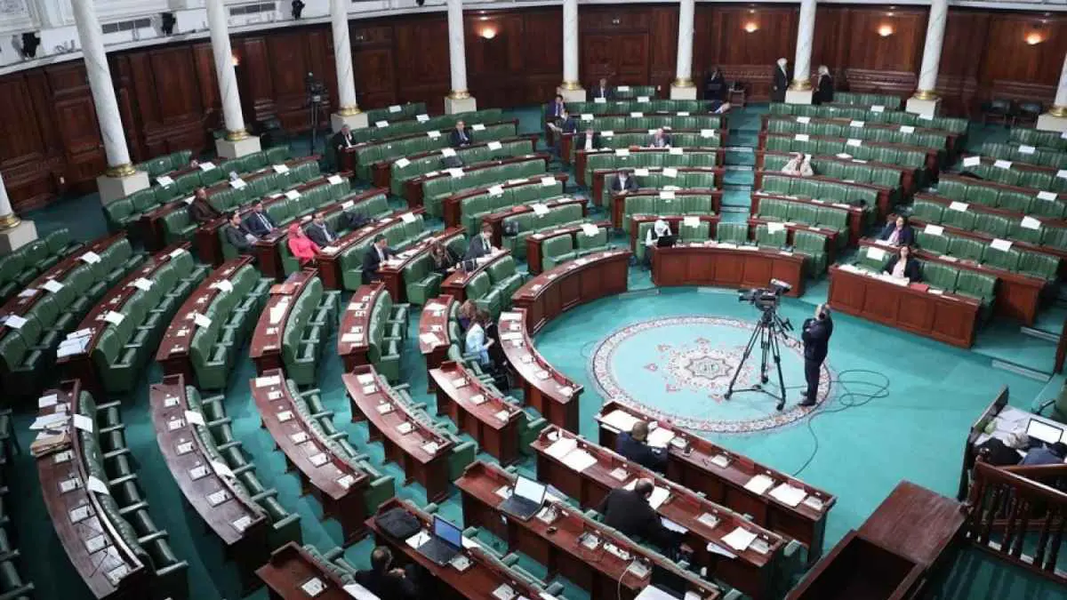 تونس.. لماذا تدفع "أحزاب الموالاة" نحو تشكيل حكومة سياسية؟