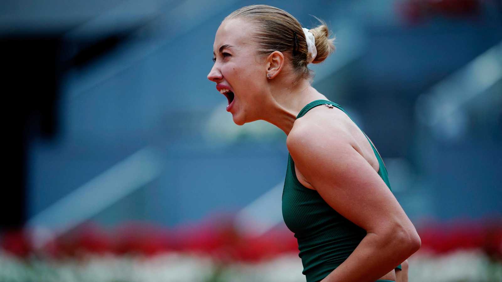 أول لاعبة تشارك بديلة.. بوتابوفا تدخل التاريخ بتأهلها لنصف نهائي "مدريد للتنس" 