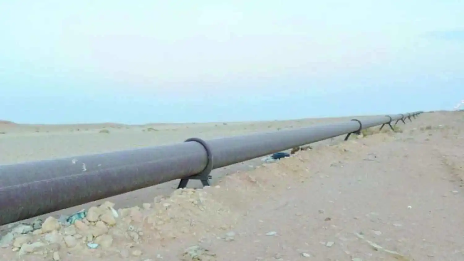 هجوم إيراني يستهدف خط أنابيب النفط السعودي المتجه للبحر الأحمر