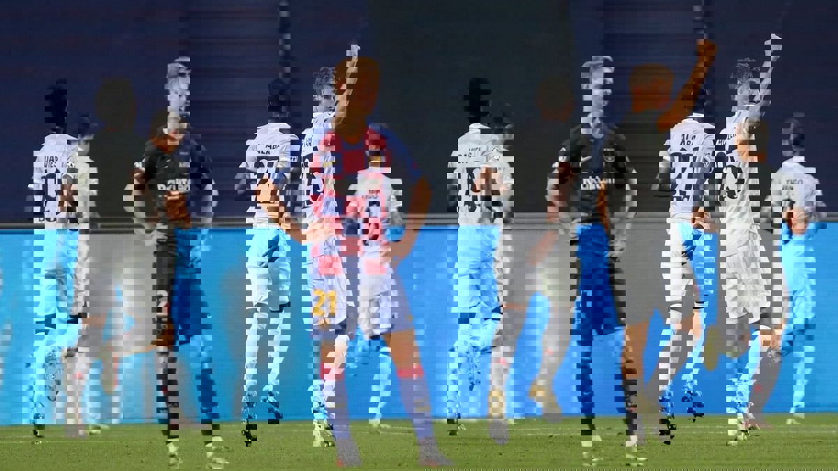 دوري أبطال أوروبا.. التشكيل والموعد والقنوات الناقلة لمباراة برشلونة ضد بايرن ميونخ