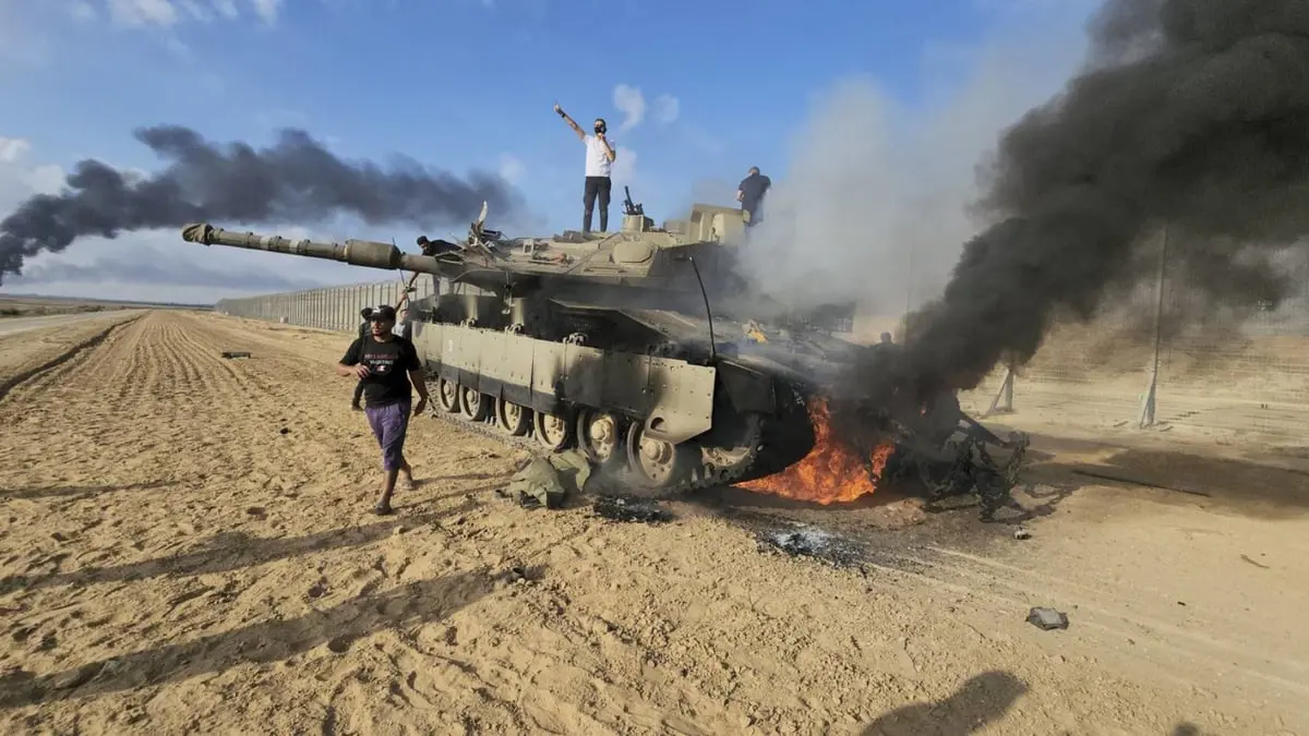 صحيفة إسرائيلية تنشر "وثائق نادرة" تكشف مخطط هجوم 7 أكتوبر

