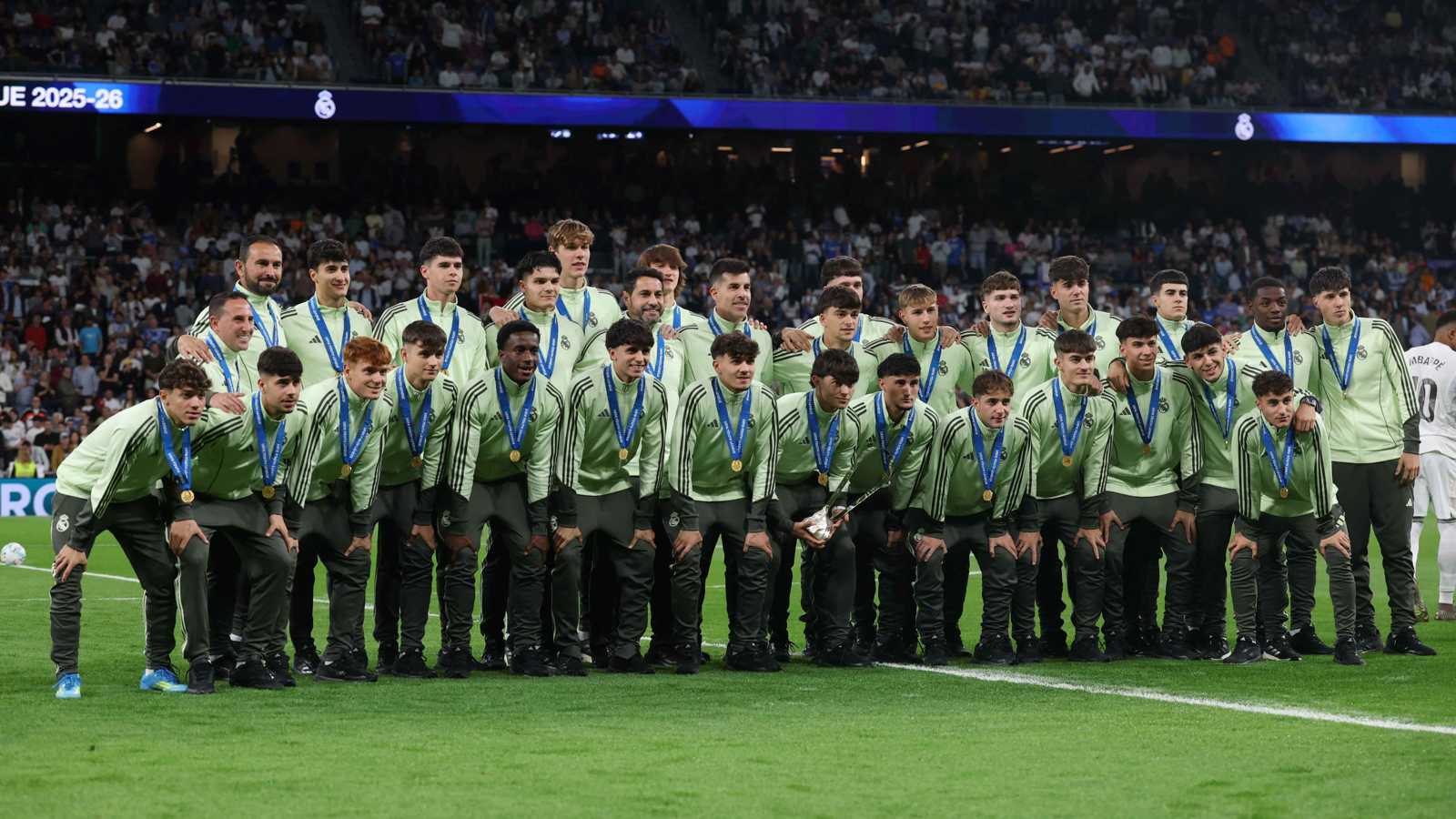 مشهد غير مسبوق.. هل تعمّد فلورنتينو بيريز إحراج نجوم ريال مدريد؟ 