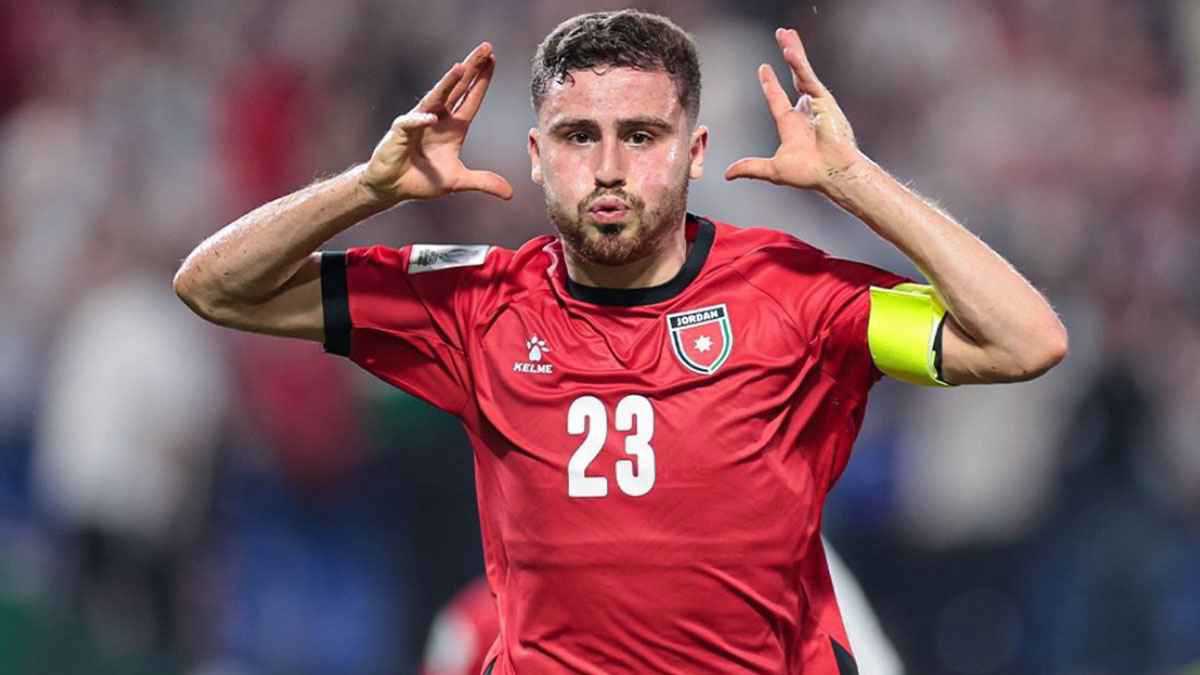 الشباب السعودي يعلن تعاقده مع الأردني علي العزايزة 