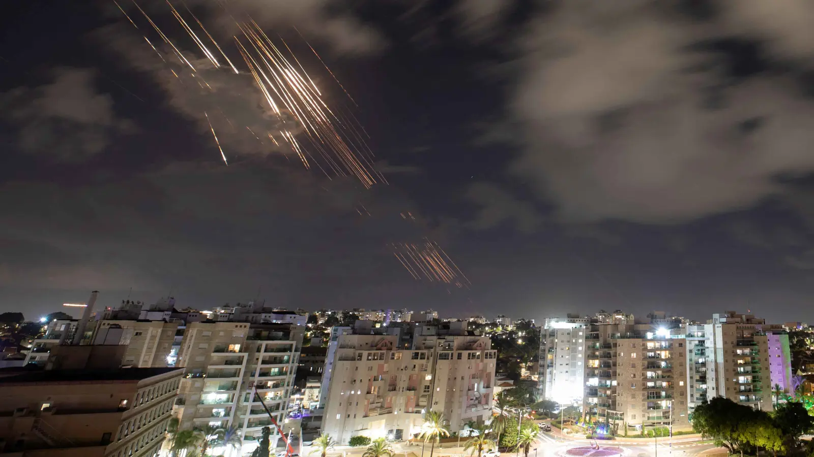 استهداف جامعة تل أبيب بصواريخ إيرانية ضربت إسرائيل