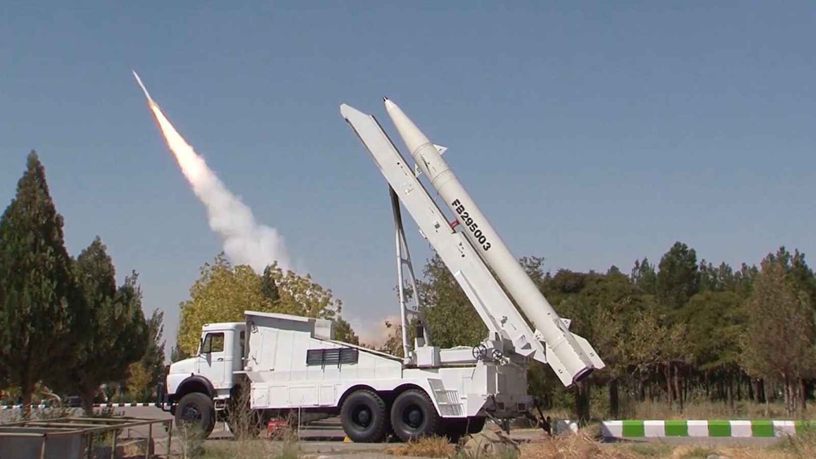 "إرسال صواريخ قصيرة المدى لروسيا".. إيران تنفي وواشنطن تحذرها