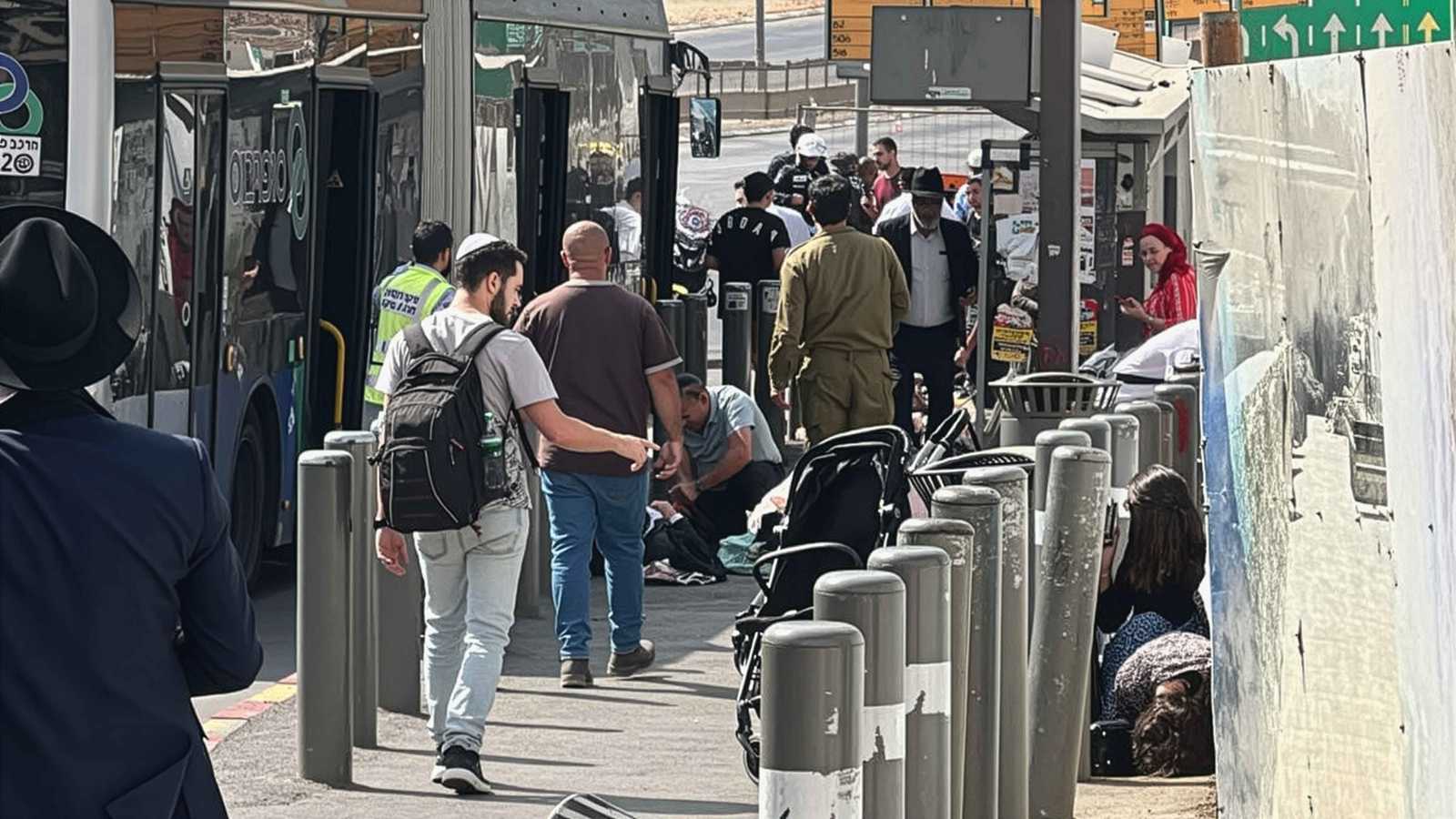 استهدف حافلة إسرائيلية.. قتلى وجرحى في إطلاق نار بالقدس (فيديو وصور)