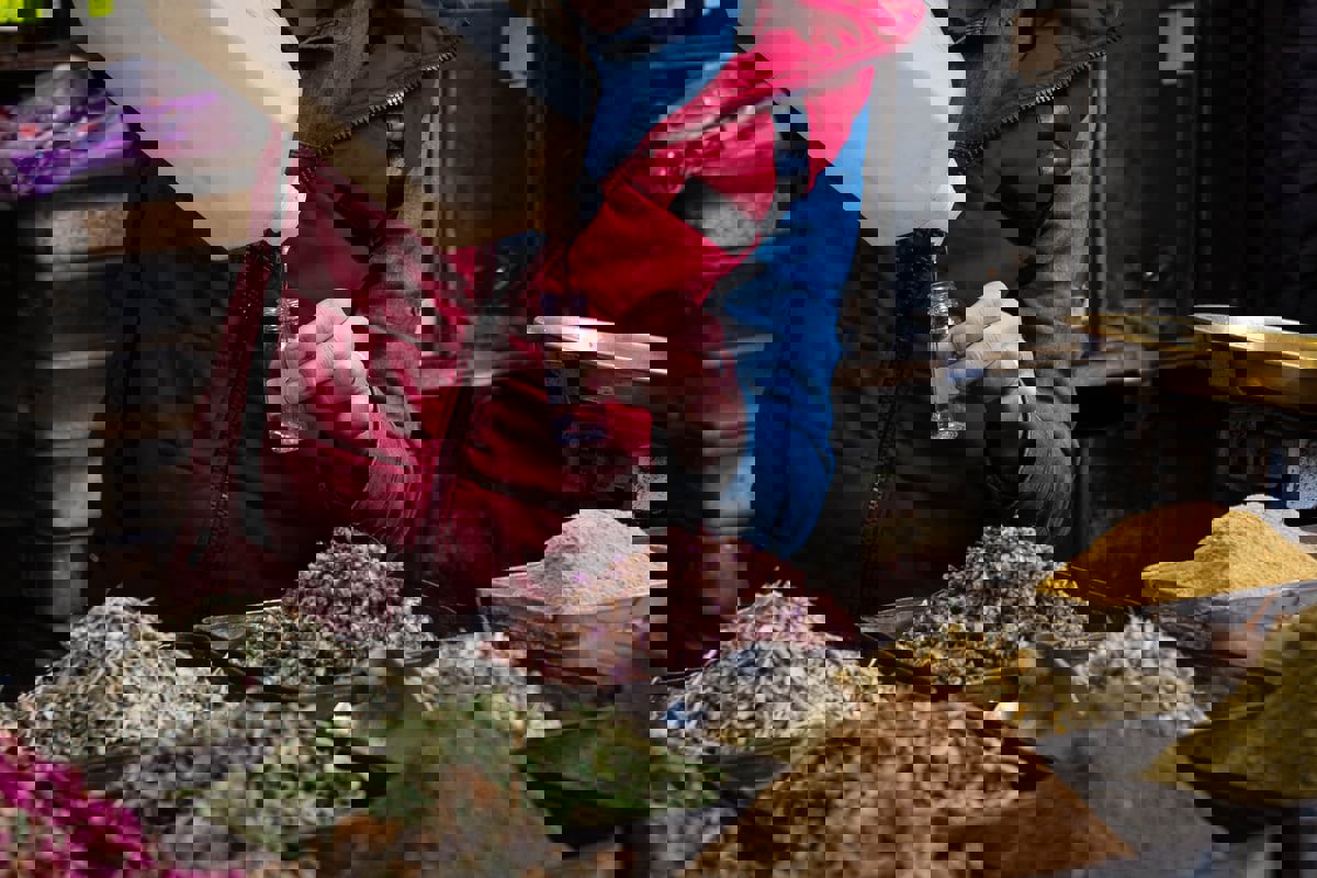 سوق "البزورية" التاريخي في دمشق.. يستعصي على الصائمين (صور)