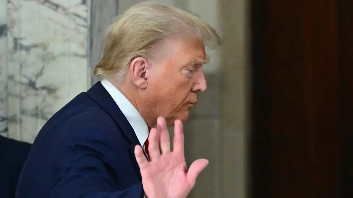 ترامب ينفي مناقشة موضوع الغواصات النووية الأمريكية مع ملياردير أسترالي 