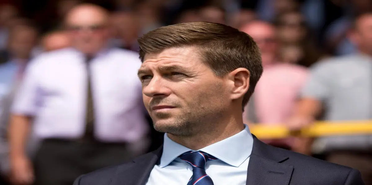 جيرارد يدين جمهور رينجرز بعد إصابة حكم مساعد في لقاء ليفنغستون