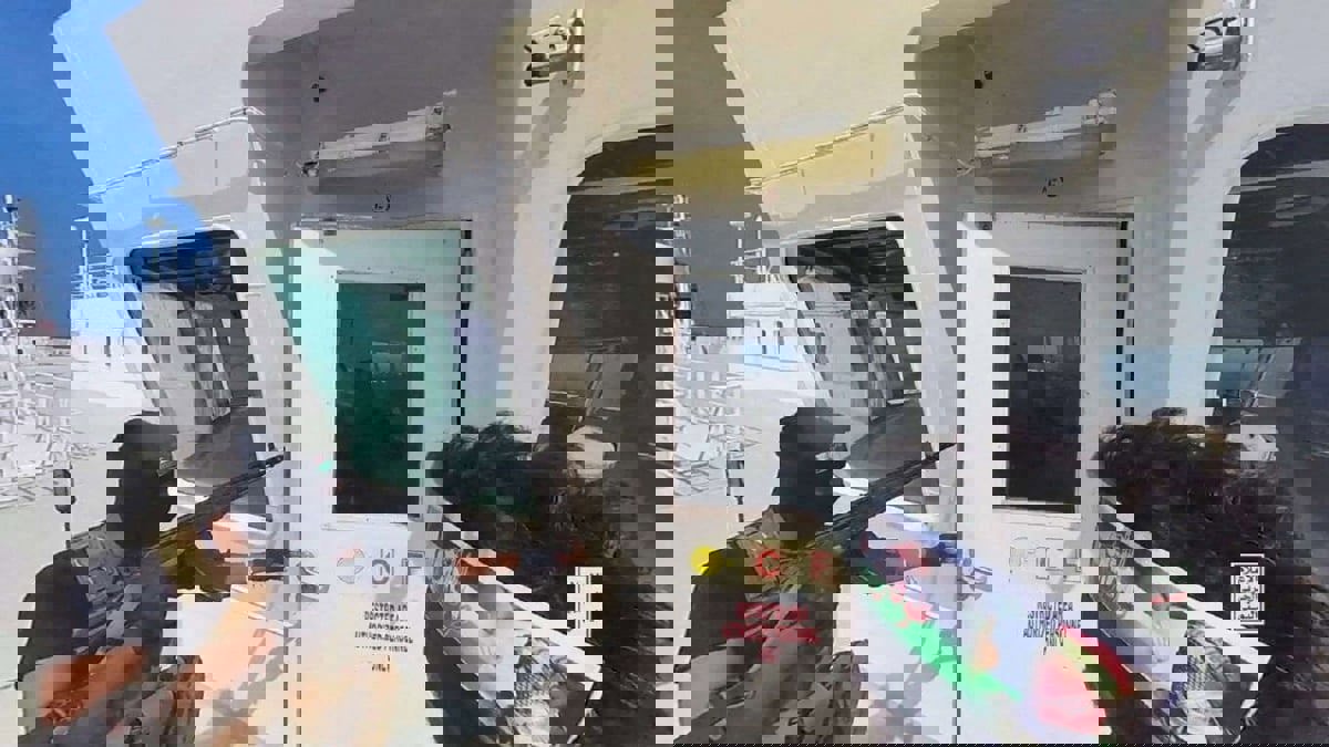 مشهد مما نتابعه على مسرح المنطقة أمامنا