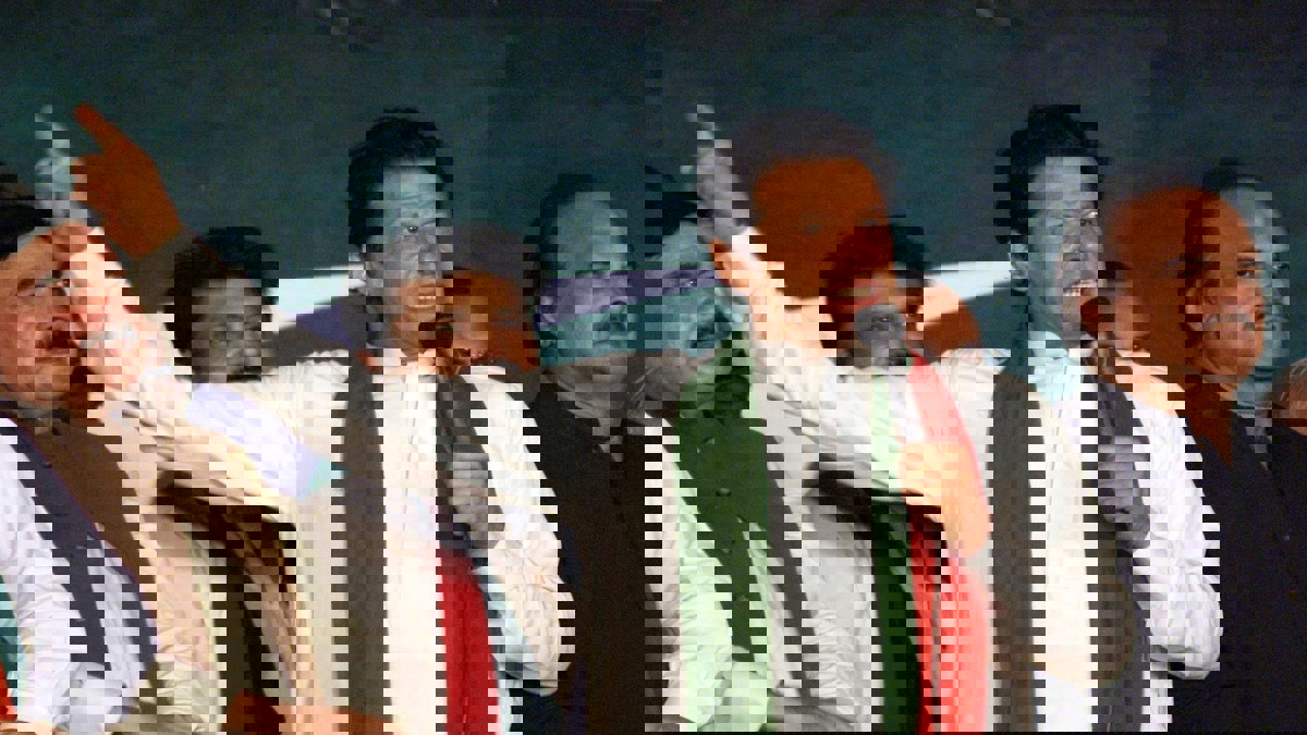 عمران خان يمنح الجيش الباكستاني الضوء الأخضر للرد على أي "عدوان" هندي