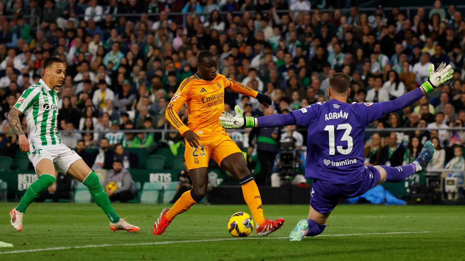 ملخص وأهداف ورجل مباراة ريال مدريد ضد ريال بيتيس في الدوري الإسباني